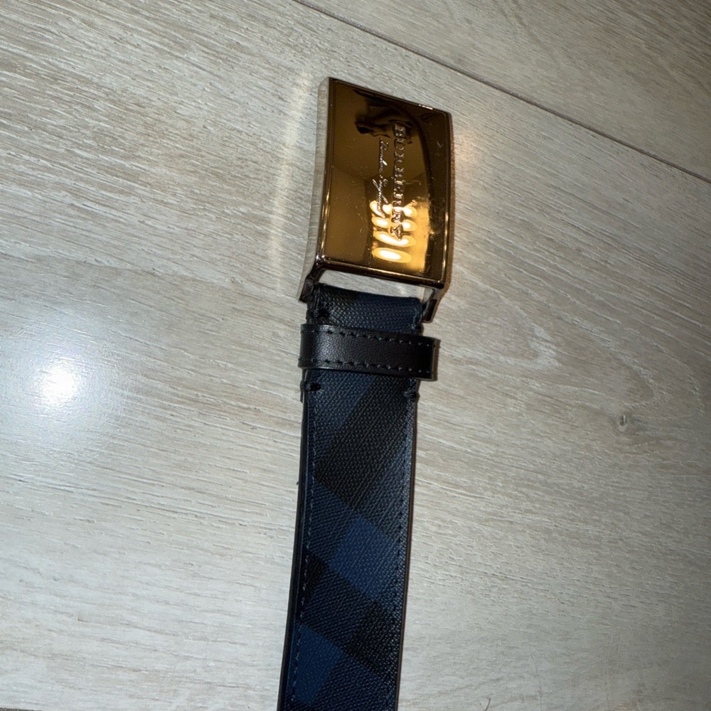 Men’s Burberry Belt. Navy and Black. 36
